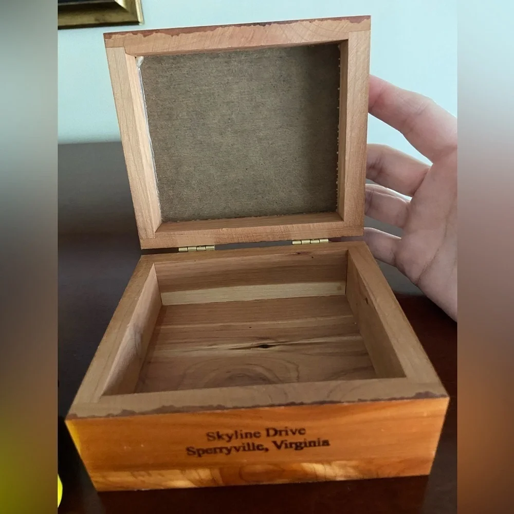 🩷 Vintage Kitten Cat and Fairy Foils Wooden Trinket Box Souvenir Cedar Box